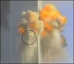 Quel est ce mystre, d'aprs les musulmans, apparu le 11 septembre 2001 lors de l'croulement des tours jumelles ?
