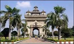 Quel pays, parmi les trois suivants, a une frontire commune avec le Vietnam ?