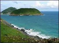 Quelle tendue d'eau sale borde le Vietnam ?