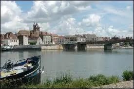 Quelles sont les villes qui se situent sur la Sane ? (cochez la srie qui est juste)