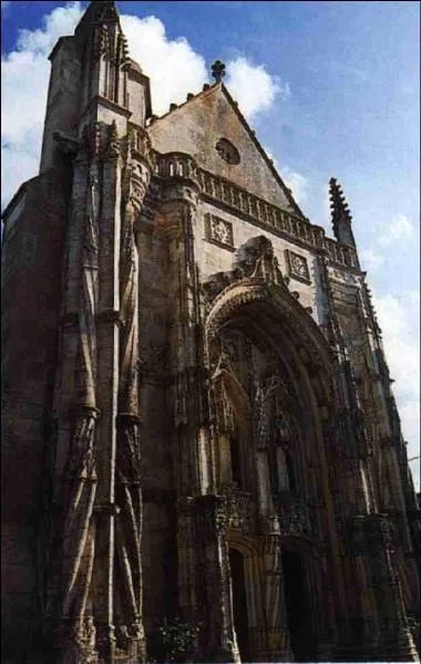 O pourrez-vous admirer cette glise que l'on doit  des religieux hospitaliers de l'ordre des Antonins, vritable joyau architectural ?