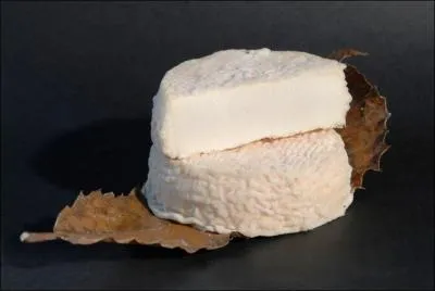 Quel fromage est affin sur des feuilles de chtaignier ou de platane directement sur l'arbre ?