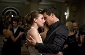 Pourquoi H s'nerve-t-il et frappe le voisin de Babi ?