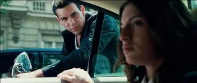 Comment H appelle-t-il Babi lorsqu'il sort du tribunal au dbut du film ?