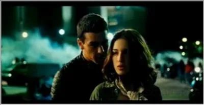 Comment appelle t-on les participantes qui montent  l'arrire lors des courses de moto ?