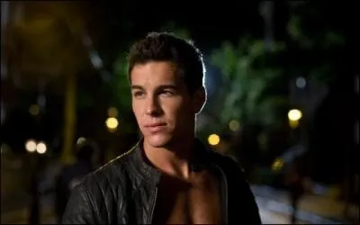 Quel est le nom complet de H dans le film ?