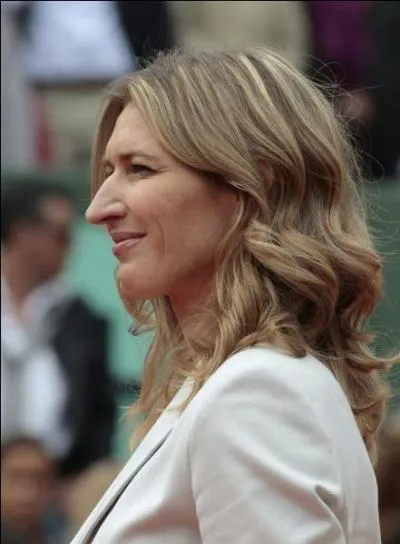 Le monde du sport a aussi des nez clbres. Voici celui d'une clbre championne de tennis, actuellement marie  un autre champion, Andr Agassi. Qui est-elle ?