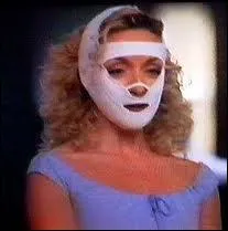 Cette drle de cagoule est celle cre par Elaine Vassal, la secrtaire chanteuse d'Ally MacBeal. A quoi sert-elle ?