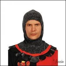 Ce type de cagoule tait porte  l'poque mdivale. Quelle est sa particularit ?