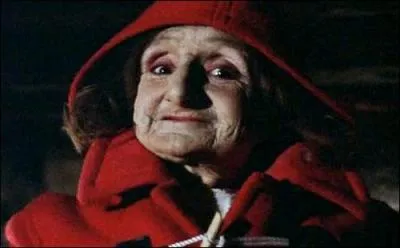 Cet(te) encagoul(e) erre dans une ville en hiver, dans le drame mystrieux titr  Ne vous retournez pas  (Don't look now, en VO), et croise Donald Sutherland et Julie Christie. Quelle est la ville de ce film tir d'une nouvelle de Daphne Du Maurier ?