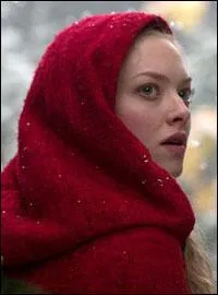Manifestement, la cagoule se porte rouge ou noire. Quel est ce personnage encagoul dans le froid et la neige qu'interprte Amanda Seyfried ?