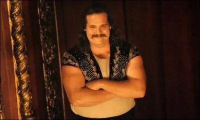 Ce fut l'homme le plus fort du monde au dbut du sicle pass. Beaucoup de ses records tiennent encore. Le film est sorti cette anne; il s'appelle Louis Cyr et c'est le rle de sa vie pour... .