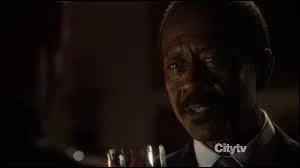 Quel est le rle de ce personnage, Alonzo Quinn ?