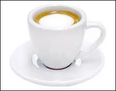 Un espresso avec un coup de lait frais ou chaud.