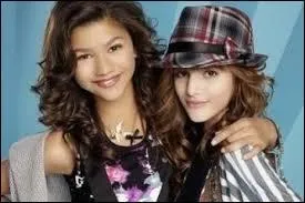 Qui sont ces deux filles ?