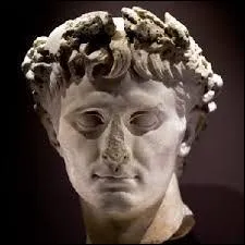 Selon les Evangiles, Jsus vint au monde sous le rgne de quel roi ?