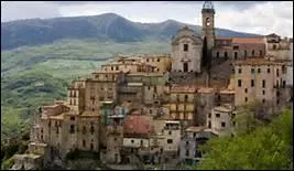 Quelle affirmation concernant la population de la rgion des Abruzzes est-elle la seule exacte, parmi les 3 propositions ci-dessous ?