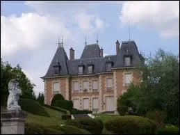 Le Chteau du Clos a t construit pour le prsident Raymond Poincar. O se situe ce chteau ?