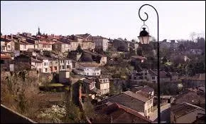 Sa prfecture est la ville de ...