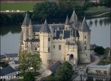 Pour visiter ce château, il faut se rendre à...