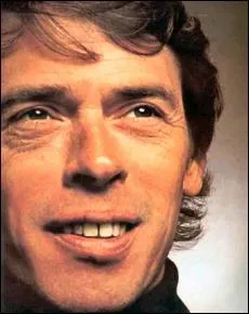 Dans une de ses chansons, de qui parlait Jacques Brel disant :  Faut dire qu'elle tait belle comme une perle d'eau, faut dire qu'elle tait belle et je ne suis pas beau  ?