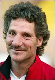 Qui est le joueur le plus cap (qui a le plus jou) de toute l'histoire de la Ligue 1 ?