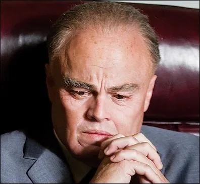 Edgar Hoover fut le premier directeur du FBI, poste qu'il a occup pendant 48 ans. Un film retraant sa vie est sorti en France en 2012 avec Lonardo Di Caprio. Qui en est le ralisateur ?