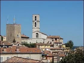 Je voudrais envoyer une carte postale a mes amis de Grasse, quel est son code postal ?