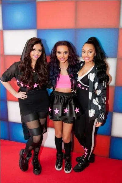 Dans Going Nowhere qui chante '' How I'm supposted To look at you Like that, When all you ever Really do is hold me Back... ?