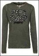 Ce t-shirt appartient  quelle marque ?