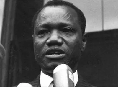 Ancien instituteur, né vers 1918 à Bessaba, il est le premier président de la République du Tchad à sa proclamation de l'indépendance, le 12 août 1960.