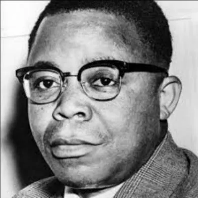 Après avoir suivi des études au petit séminaire de Mbata-Kiela mais trop libre pour devenir prêtre, il rentre en politique et fonde son parti, l'Abako. Il devient le premier président de la République du Congo-Kinshasa à son indépendance, jusqu'au coup d'État dont il est victime le 24 novembre 1965.