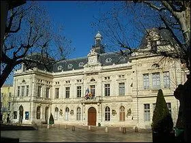 Quel est le nom provenal de Bollne ?