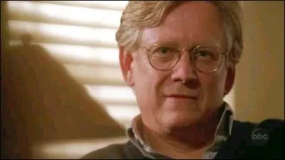Bruce Davison (Dr. Brooks) est un des  guests  les plus connus de la srie. Il est Howard Finnigan le journaliste de tlvision dans  Short cuts  de Robert Altman , qui interprte son pouse dans ce film ?