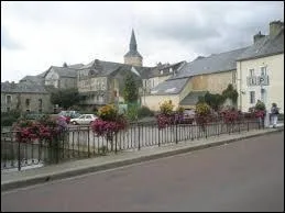 Cette ville est connue pour avoir donn son nom  une marque de volaille. Il s'agit de la ville de ...