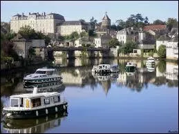 De quelle ville Franois Fillon a-t-il t maire de 1983  2001 ?