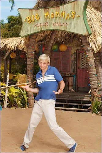 Comment s'appelle l'acteur ?