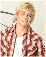 Comment s'appelle Brady en réalité ?