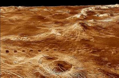 Revenons vers Vnus ! Elle a une particularit presque unique dans notre systme solaire. A vous de trouver cette particularit.