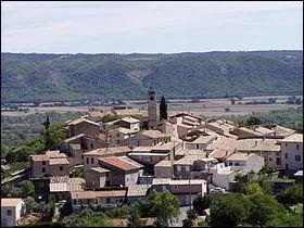 De Villeneuve, on a un panorama de la valle de la Durance :