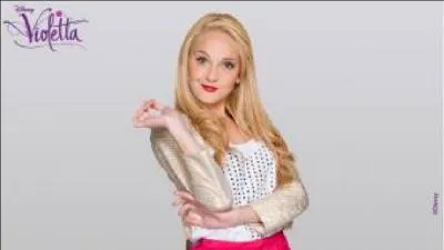 Comment Ludmila se qualifie-t-elle ?