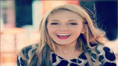 Dans la saison 2, quelle chanson interprte-t-elle en duo avec Violetta ?