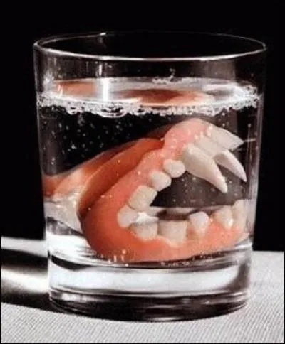 Dans quel film voit-on des canines plus longues que la moyenne ?