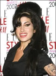 En quelle anne Amy Winehouse connue pour sa voix Old School est-elle dcde ?