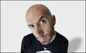 Le DJ amricain TJR a fait le tour des clubs avec sa musique  Ode to Oi  qui est sans doute une de mes favorites. Mais il a aussi collabor avec Pitbull sur le titre :