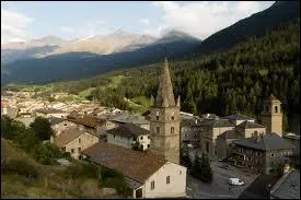 Situe dans la valle de la Maurienne, la commune rhonalpine de Lanslebourg-Mont-Cenis se trouve dans le dpartement ...