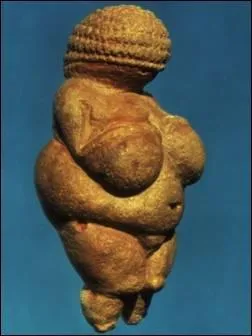 Pourquoi les Vnus de Willendorf ont-elles des traits trs styliss et d'autres trs dtaills ?