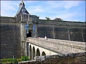 Un petit saut dans le temps. O se situe cette citadelle du sud-ouest, difie par Vauban ?
