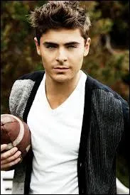 Comment s'appelle le copain d'Ela ?