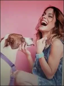 Quand  t-elle sortit son premire album contenant ces plus gros succs ?